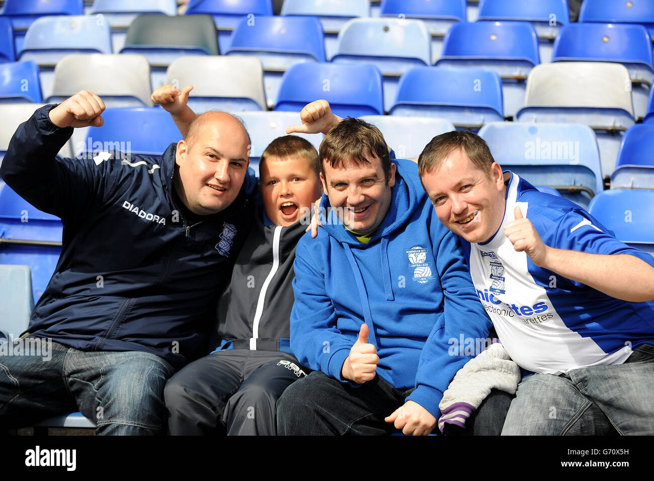 Calcio - Sky Bet Championship - Birmingham City v Leeds United - St Andrew's Stadium. I fan di Birmingham negli stand di St Andrew's. Foto Stock