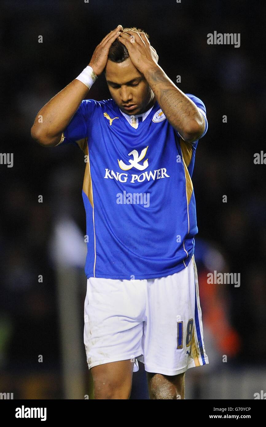 Liam Moore di Leicester City si trova in una posizione scontestata durante la partita del campionato Sky Bet al King Power Stadium di Leicester. Foto Stock