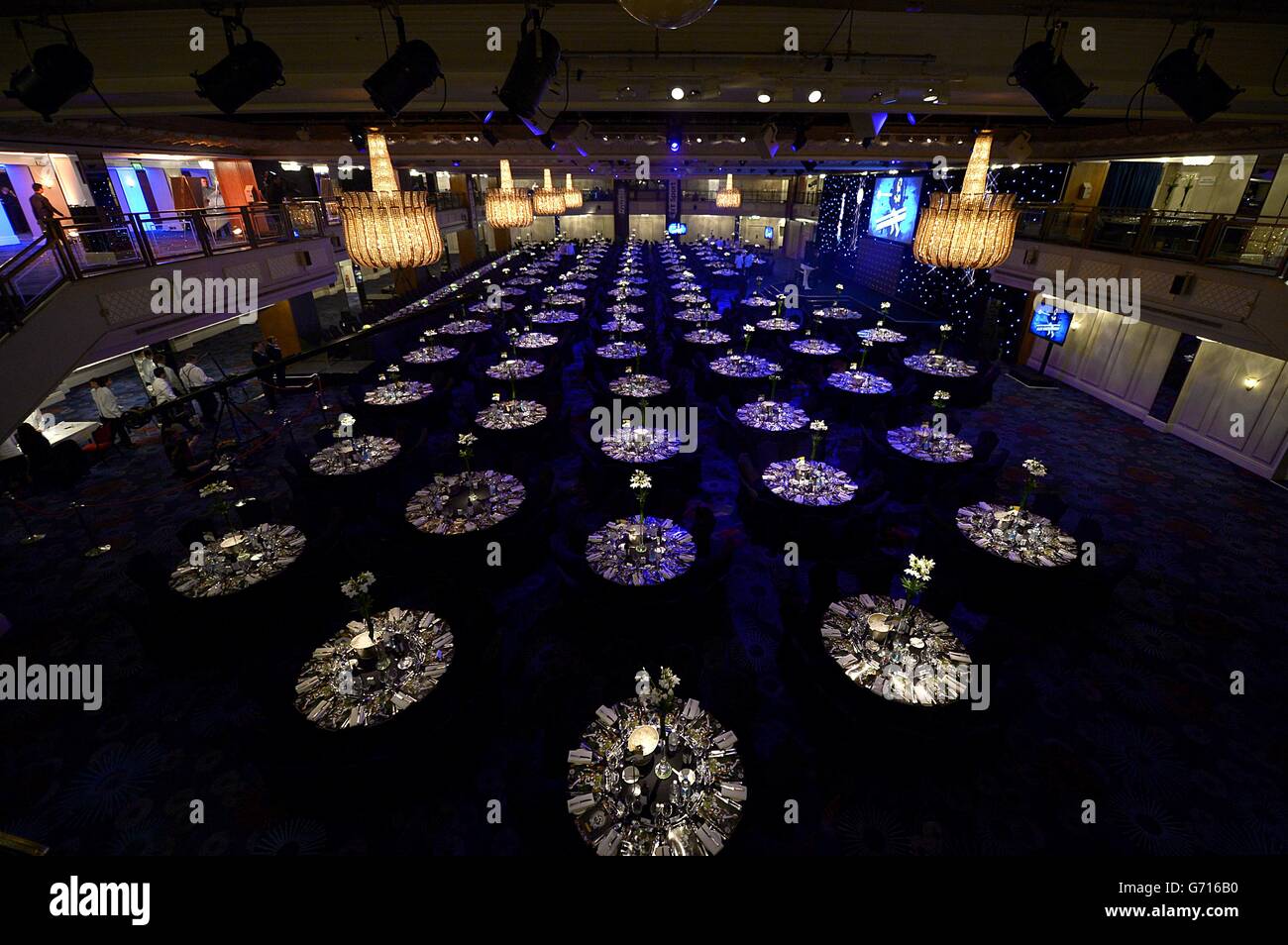 Un colpo dal balcone dei tavoli al PFA Player of the Year Awards 2014, al Grosvenor House Hotel. Londra. Foto Stock