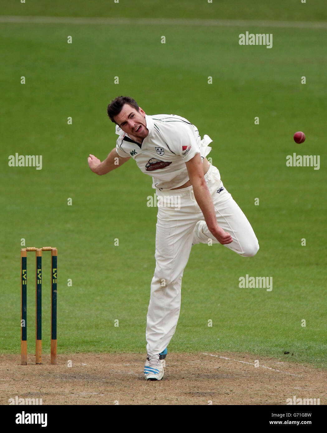 Cricket - LV= County Championship - Division Two - Worcestershire / Derbyshire - Day Two - New Road. Worcestsershire's Jack Shantry durante il secondo giorno del LV= County Championship, Divisione due a New Road, Worcester. Foto Stock