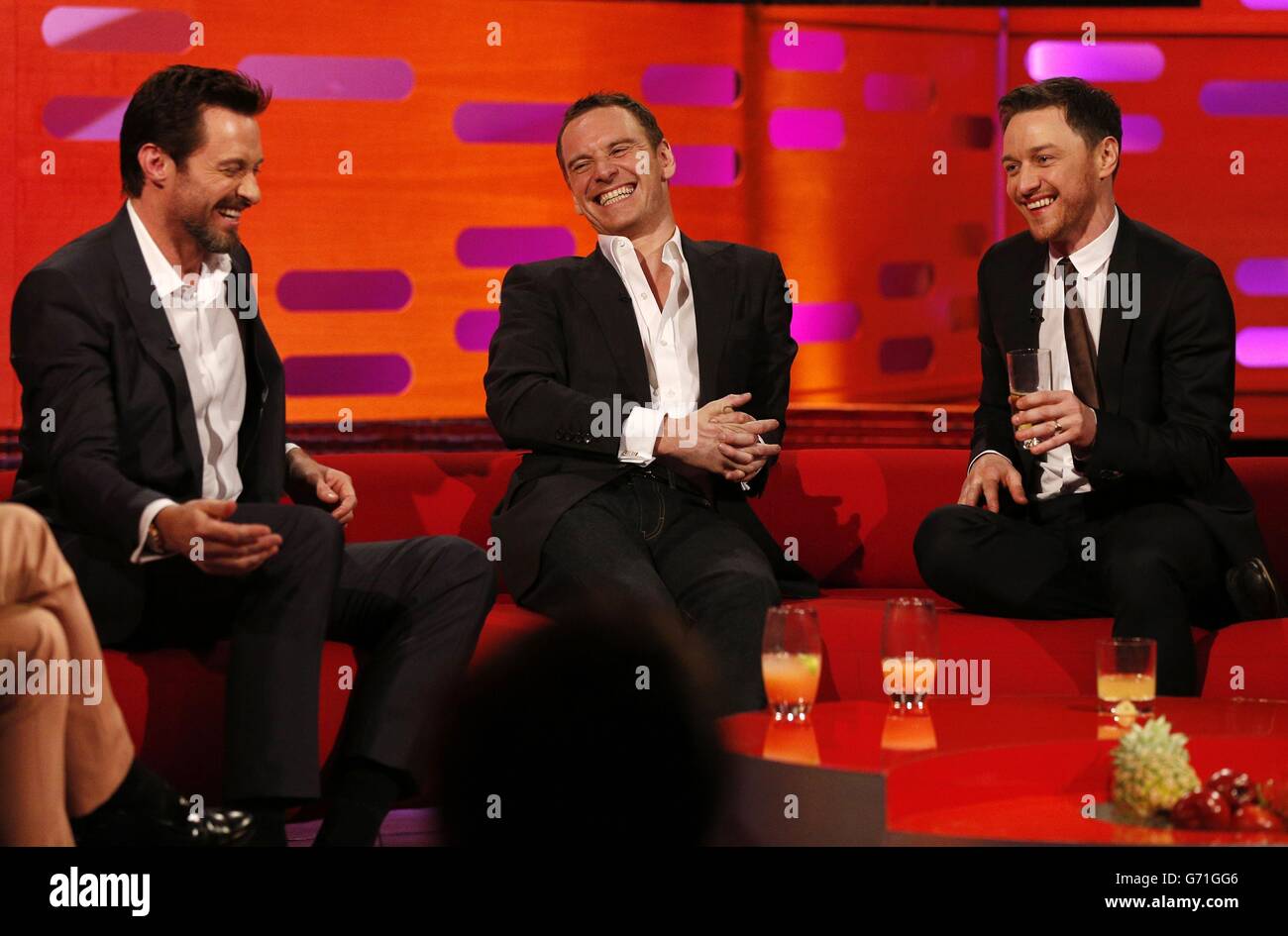 Hugh Jackman, Michael Fassbender, e James McAvoy durante le riprese del Graham Norton Show presso i London Studios, a sud di Londra, in onda sulla BBC One venerdì sera. Foto Stock