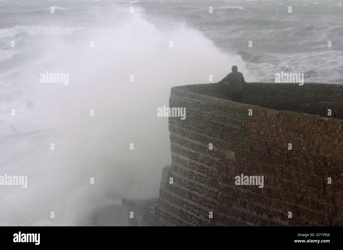 Onde rizzatura spiaggia di Brighton Foto Stock