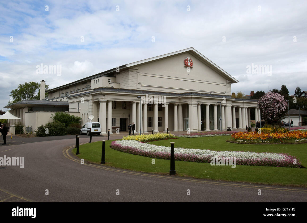 Il De Montfort Hall a Leicester, dove ha avuto luogo il funerale dell'autore sue Townsend. Foto Stock