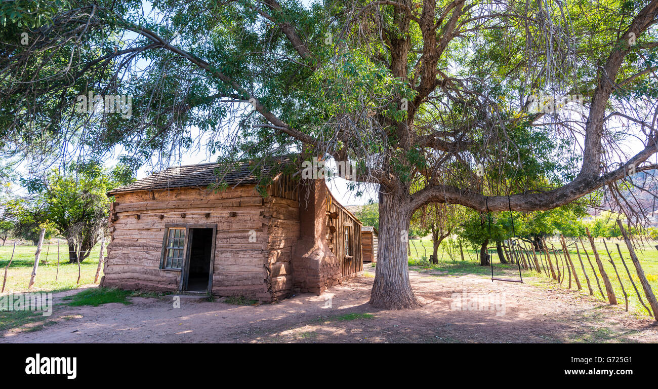 Vecchia cabina, fortino, città fantasma, Grafton vicino a Springdale, Utah, Stati Uniti Foto Stock