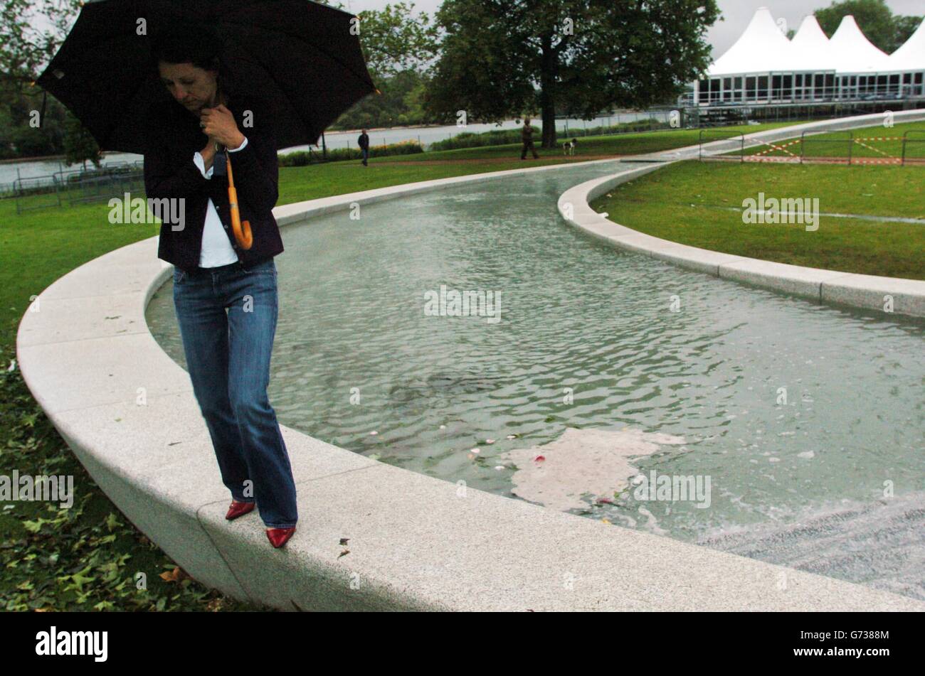 La principessa Diana Memorial Fountain inondazioni Foto Stock