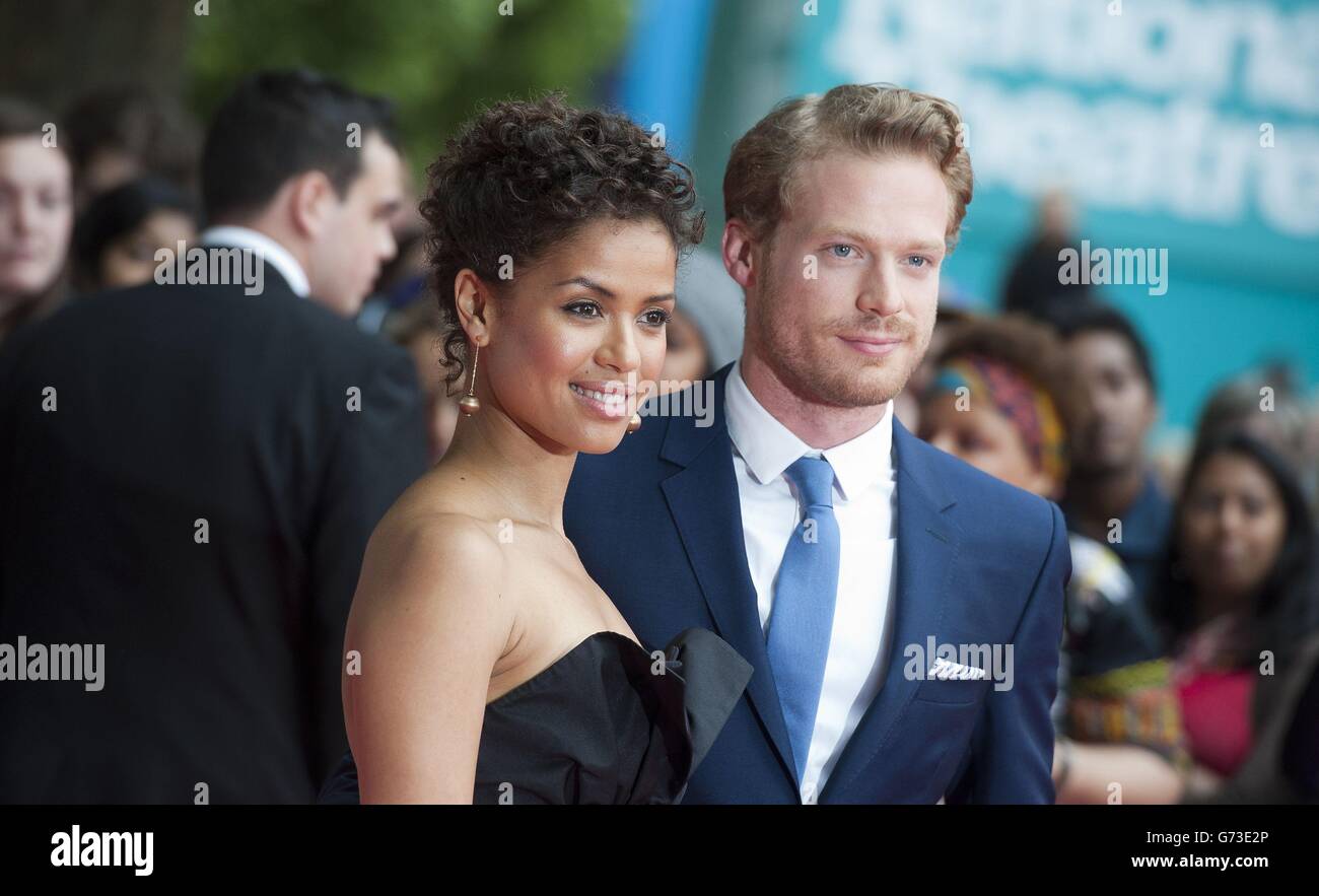 Belle Premiere - Londra. Gugu Mbata-Raw e Sam Reid partecipano alla prima britannica del film Belle alla BFI Southbank di Londra. Foto Stock