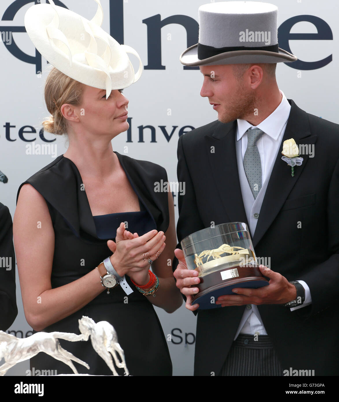 Horse Racing - Investec Derby Day 2014 - ippodromo di Epsom Downs Foto Stock