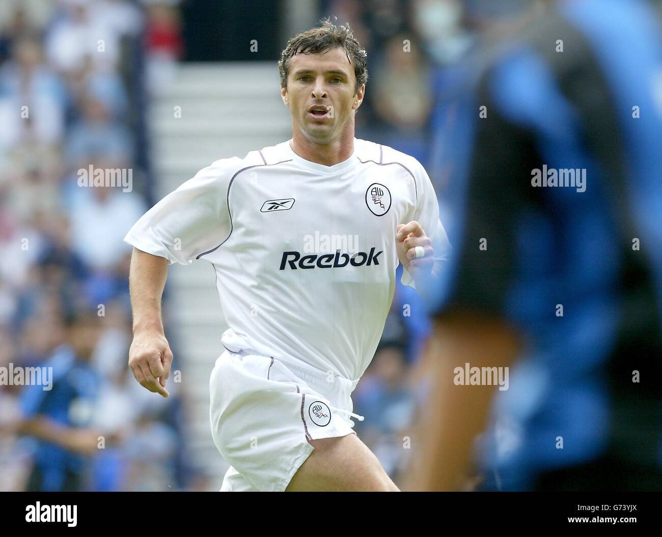 New Bolton Wanderes firma Gary Speed in azione durante la pre-stagione amichevole tra Bolton Wanderers e Inter Milano allo stadio Reebok di Bolton. Foto Stock