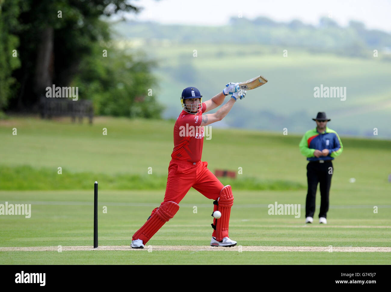 Andrew Flintoff del Lancashire esce durante la seconda semifinale XI T20 tra Lancashire e Leicestershire all'Arundel Cricket Ground, West Sussex. Foto Stock