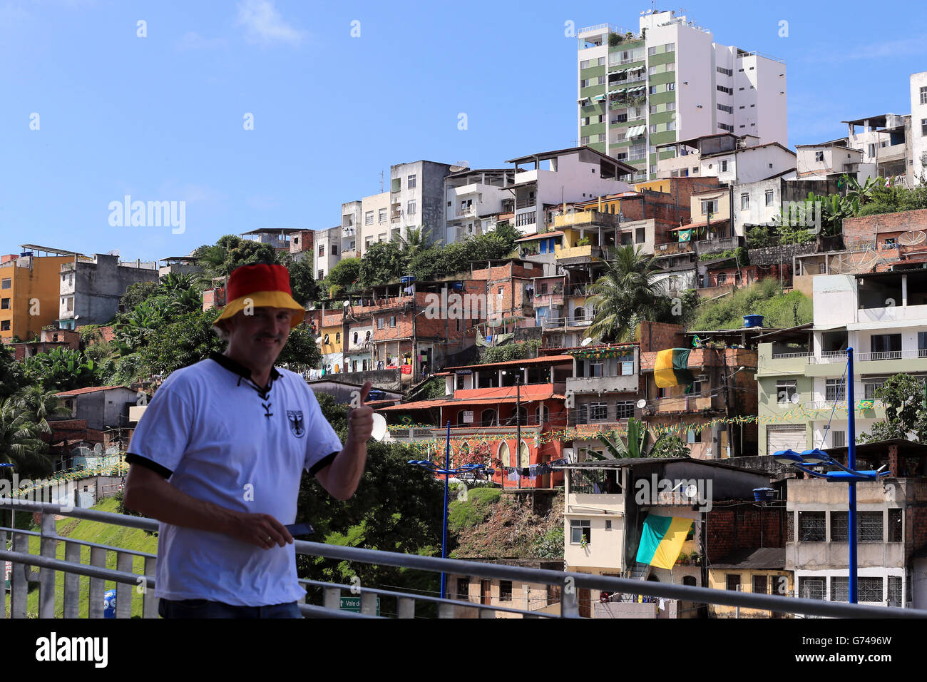 Germania tifosi al di fuori dell'Arena Fonte Nova in Salvador prima della partita Foto Stock