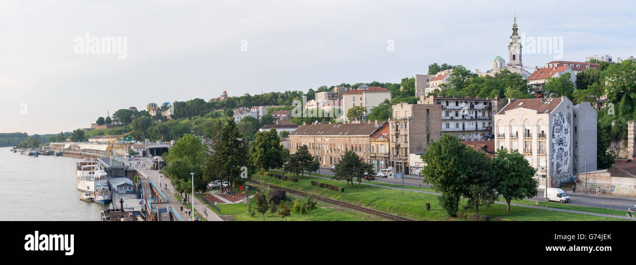 Belgrado, Serbia - 27 Maggio 2016: Belgrado panorama della famosa vista con il fiume Sava e la fortezza di Kalemegdan. Belgrado è la c Foto Stock