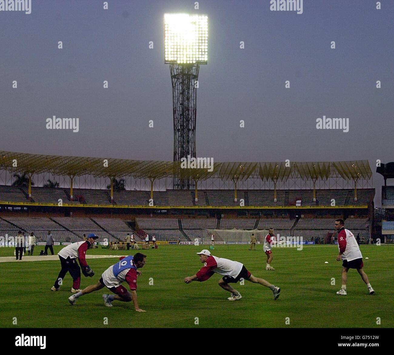 La pratica del cricket IN CALCUTTA Foto Stock