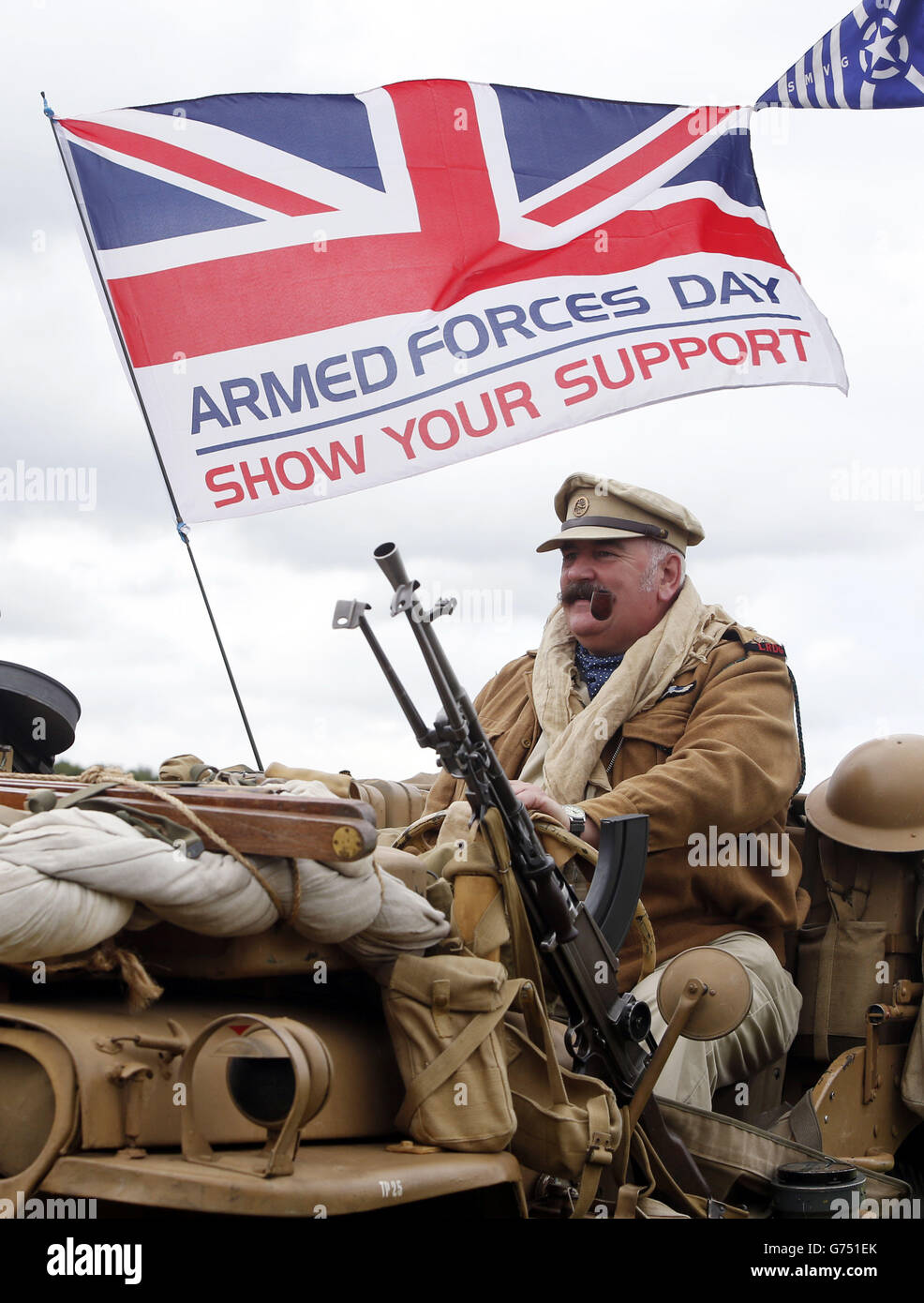 Gary Wallace del Western Desert Recce Group partecipa al sesto giorno annuale delle forze armate a Stirling, Scozia. Foto Stock