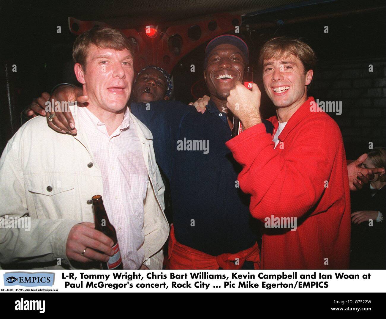 L-R, Tommy Wright, Chris Bart Williams, Kevin Campbell e Ian Woan al concerto di Paul McGregor, Rock City Foto Stock