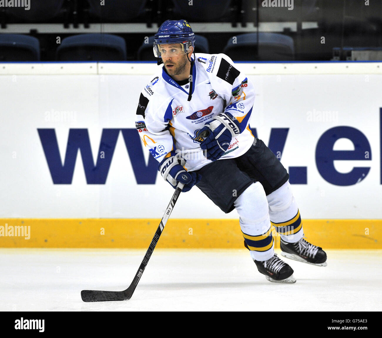 Ice Hockey - Rapid Solicitors Elite Ice Hockey League - 2014 Play Off - terzo posto Off - Braehead Clan v Fife Flyers. Danny Stewart, volantini Fife Foto Stock