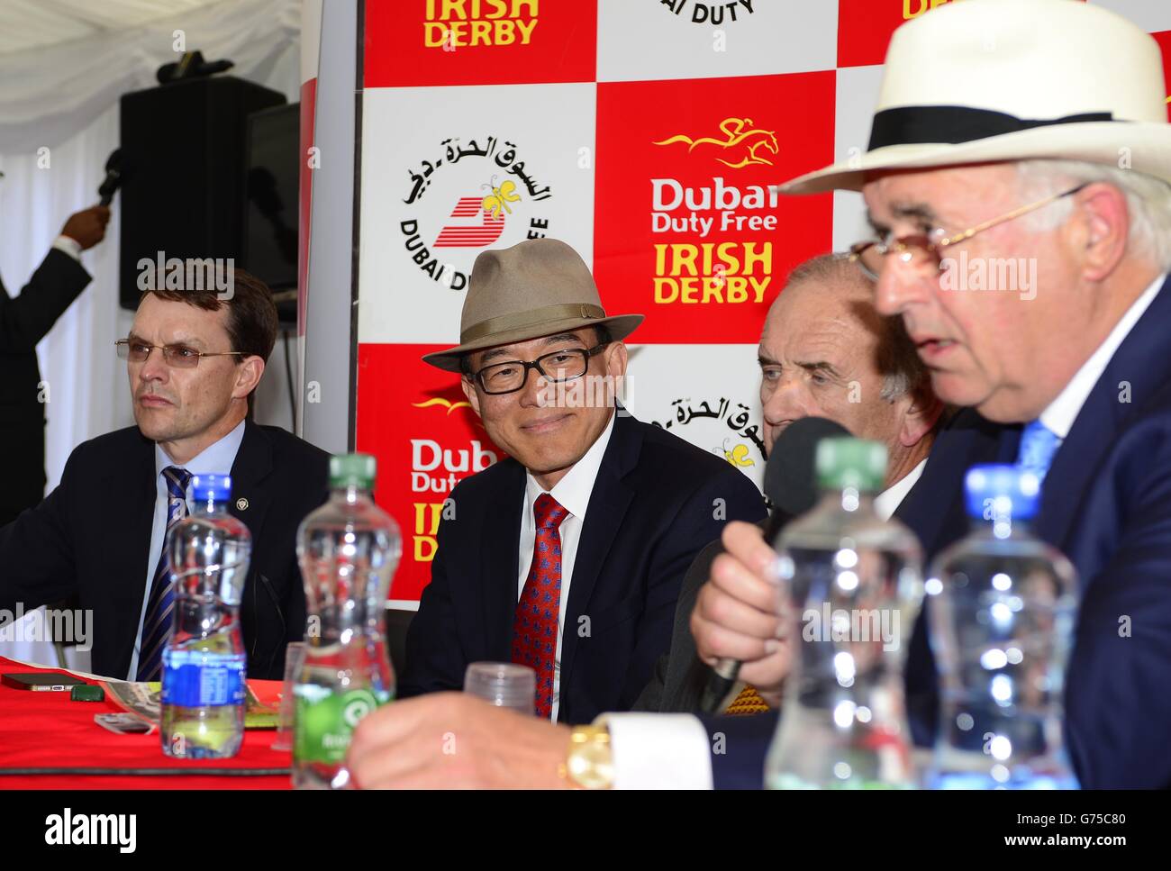 Proprietario congiunto di Australia Teo Ah Khing alla conferenza stampa dopo che l'Australia ha vinto il Dubai Duty Free Irish Derby durante il giorno due il Dubai Duty Free Irish Derby Festival all'ippodromo di Curragh, Co Kildare, Irlanda. PREMERE ASSOCIAZIONE foto. Data foto: Sabato 28 giugno 2014. Vedi la storia della PA DI CURRAGH. Il credito fotografico dovrebbe essere: Filo PA Foto Stock