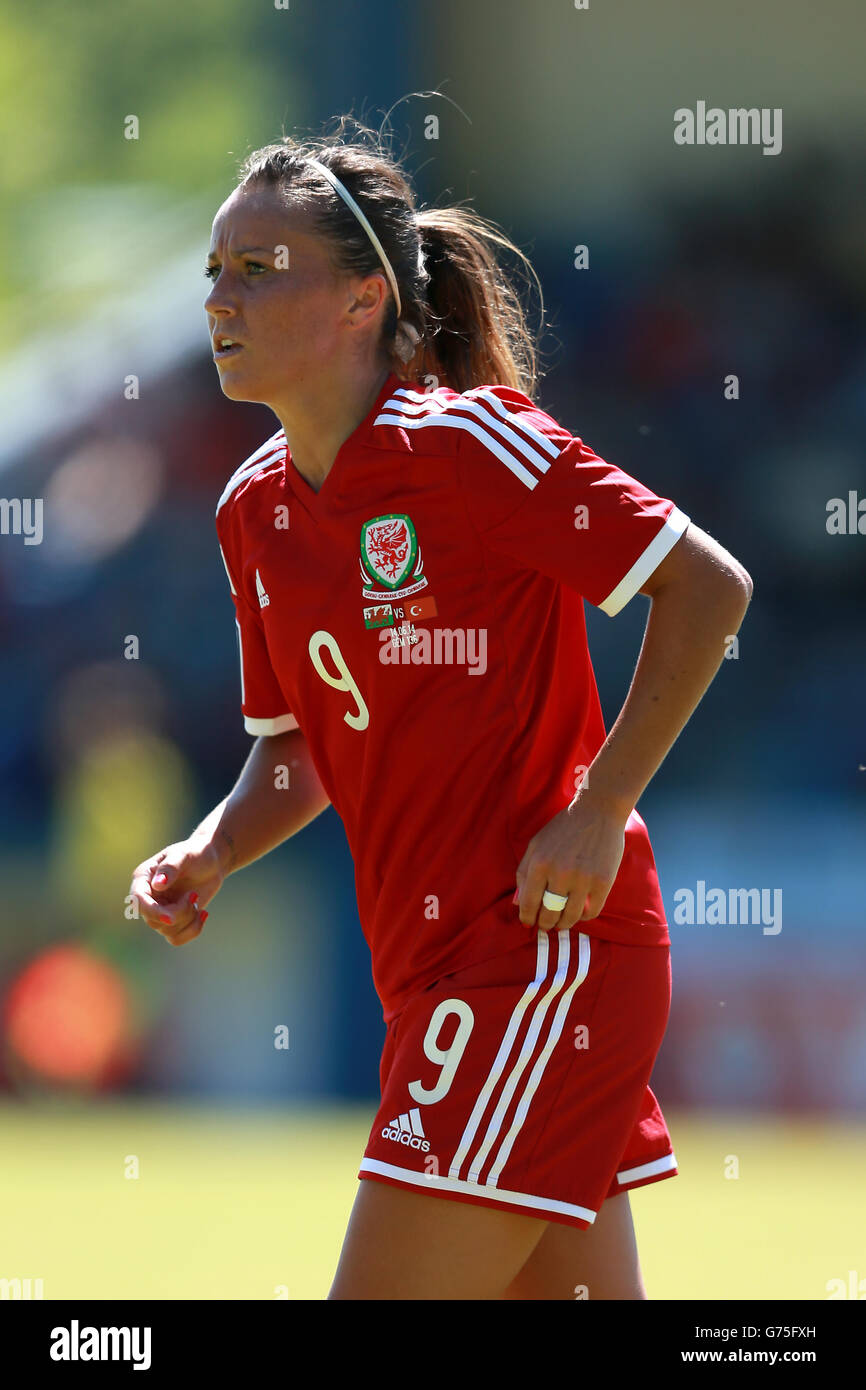 Calcio - FIFA Women's World Cup Canada 2015 Qualifier - Gruppo 6 - Galles / Turchia - Bridge Meadow. Natasha Harding del Galles Foto Stock