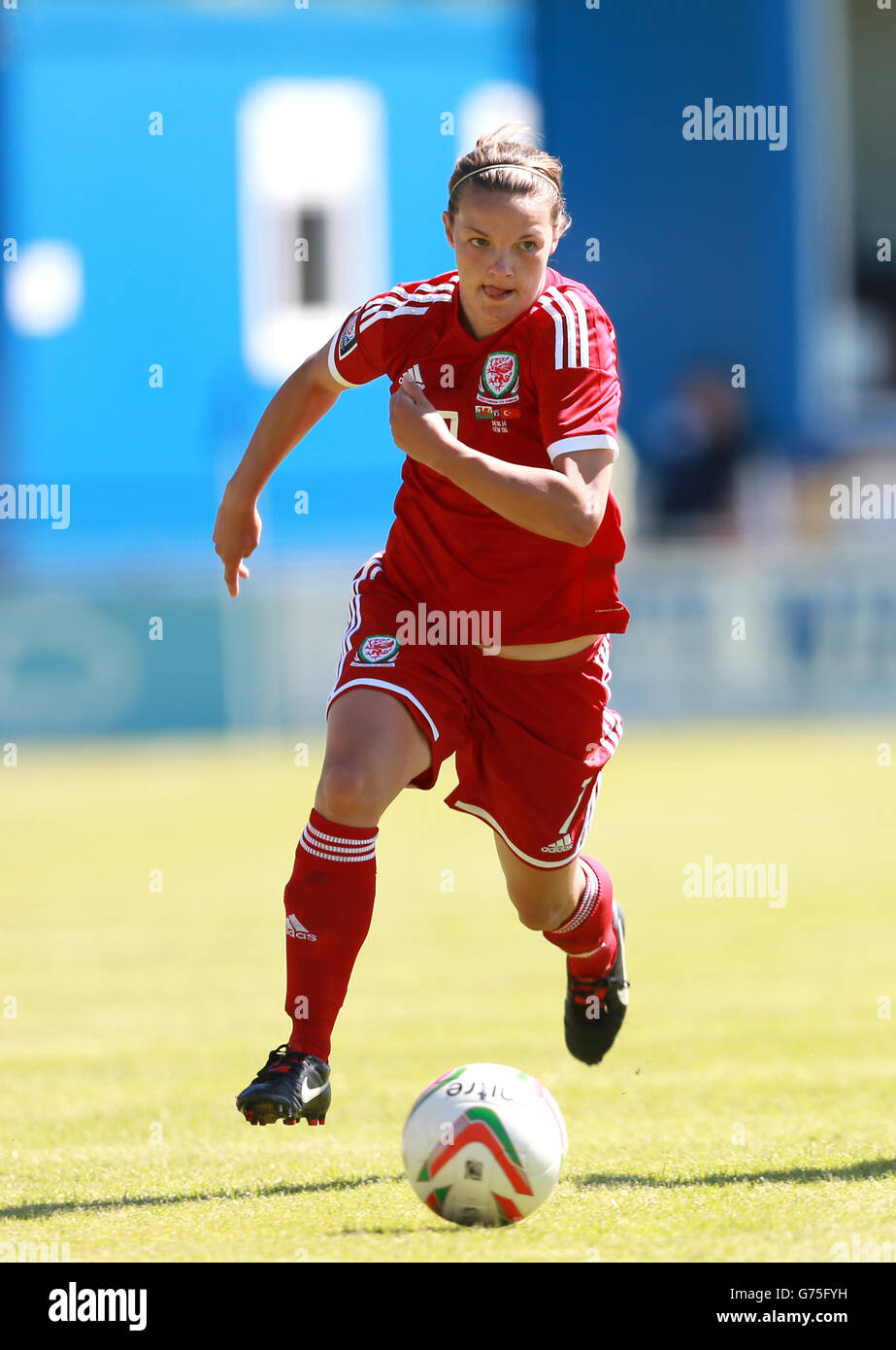 Calcio - Coppa del mondo FIFA Donna Canada 2015 Qualifier - Gruppo 6 - Galles contro Turchia - Bridge Meadow. Loren Dykes del Galles Foto Stock