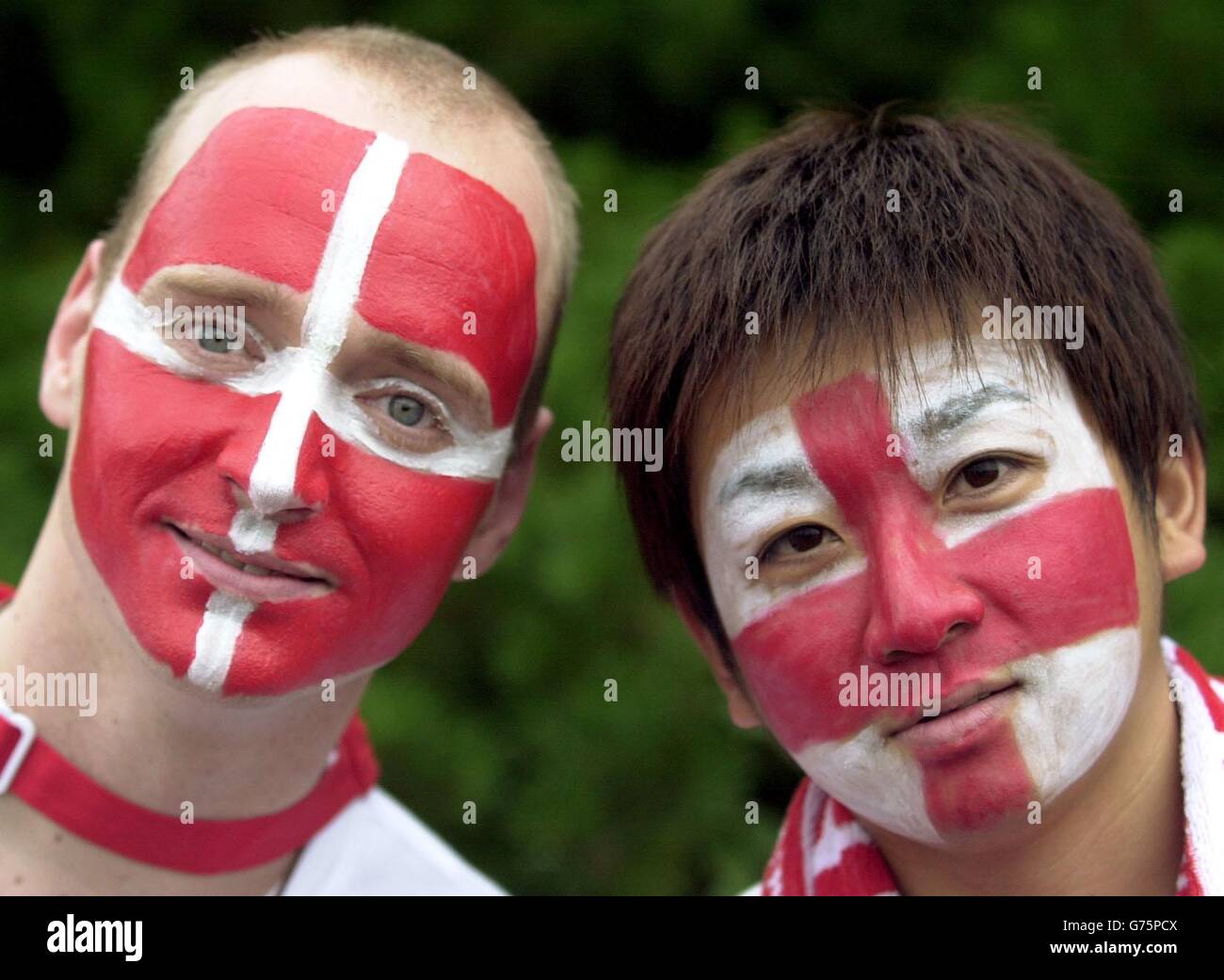 Una ventola danese (L) e un giapponese ventola in inglese Foto Stock