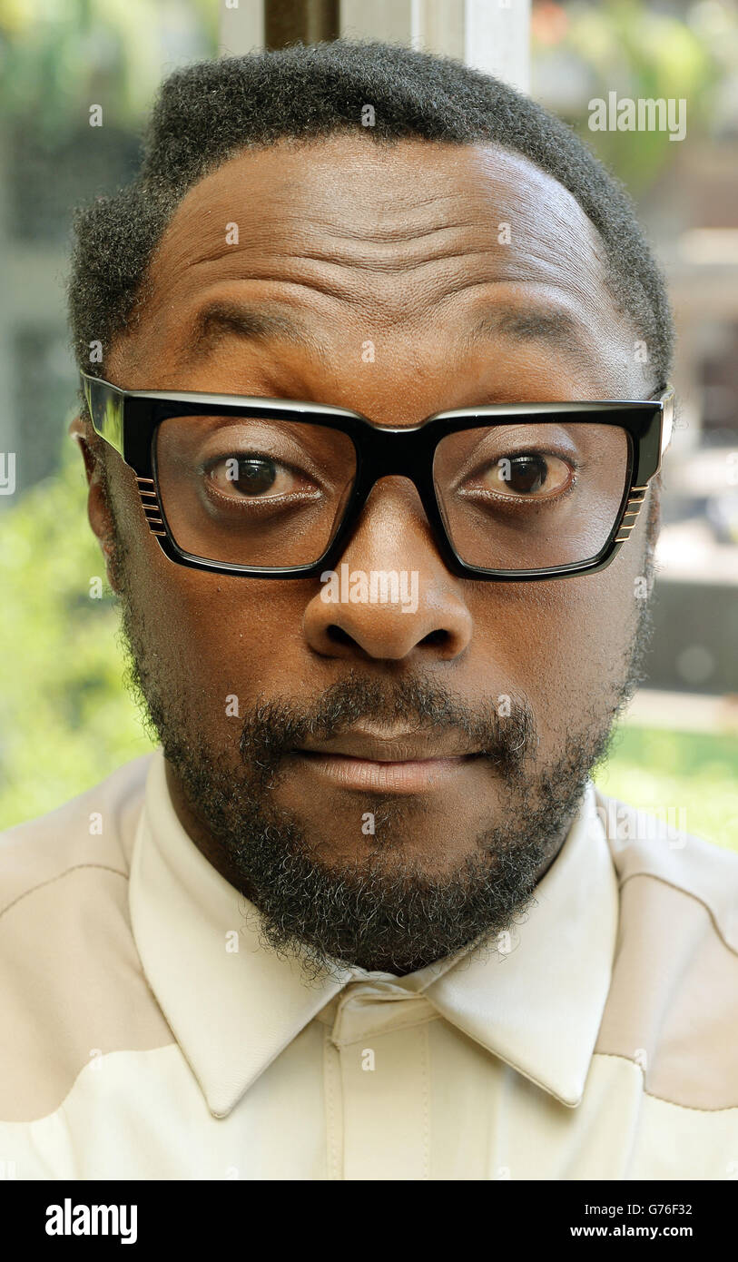 Will.i.am, cantante e produttore americano presso il Barbican nella città di Londra, dove la sua nuova canzone è il soggetto di una delle instillazioni alla Digital Revolution Exhibition. Foto Stock