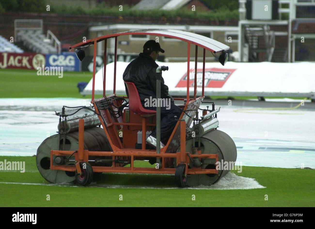 Cricket-Yorkshire v Surrey corrispondono minacciato dalla pioggia Foto Stock