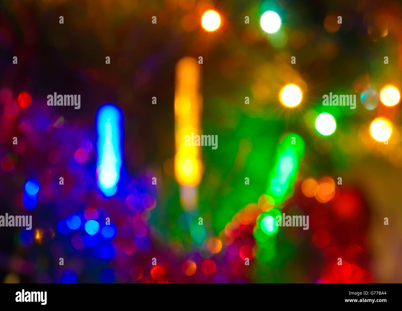 Multicolor bokeh spostando la sfocatura sullo sfondo (le luci di Natale) Foto Stock