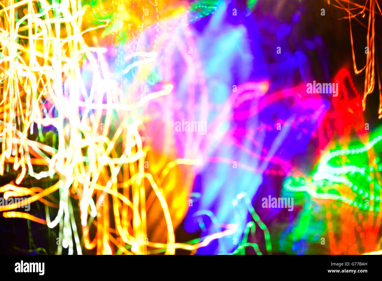 Multicolor bokeh spostando la sfocatura sullo sfondo (le luci di Natale) Foto Stock