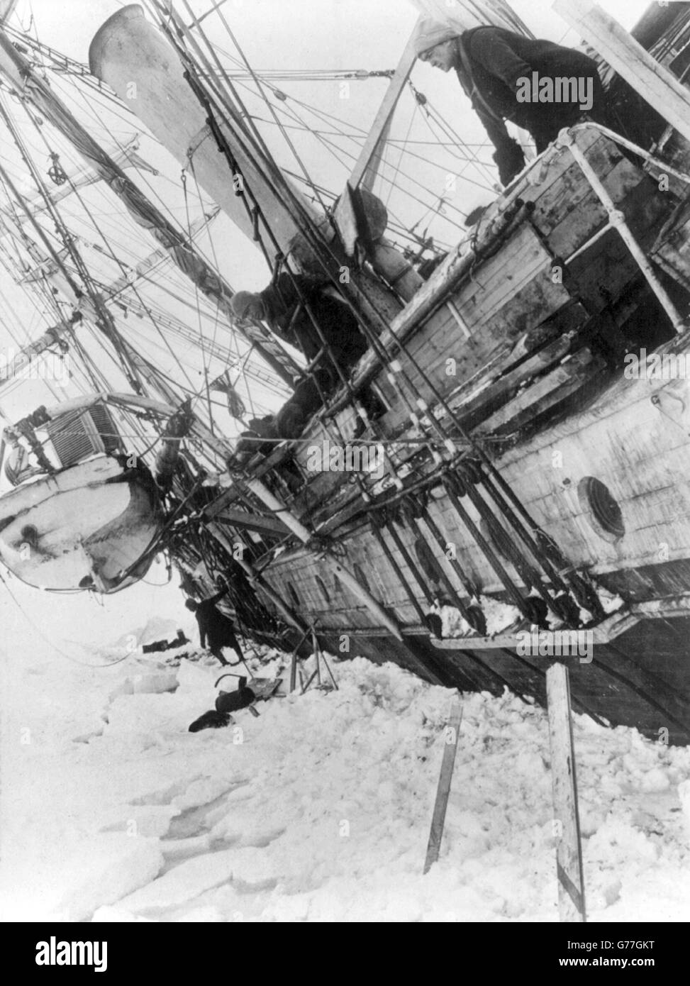 Ernest Shackleton, Endurance. Sir Ernest Shackleton, nave Endurance, intrappolati nel ghiaccio durante il 1914/15 Imperial Trans-Antarctic Expedition. Foto Stock