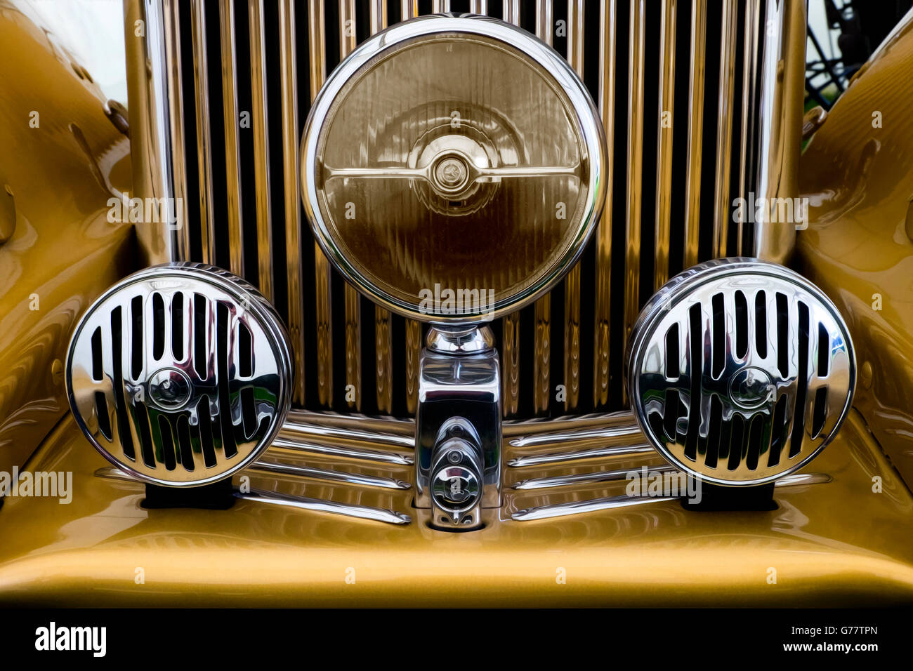 Rolls Royce della griglia anteriore e lampade con un olio delicato effetto vernice Foto Stock