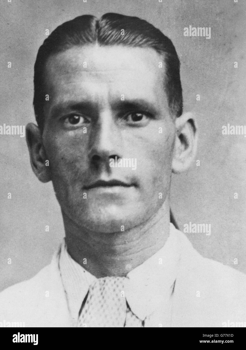 John Edward Allen, fuggito dal Broadmoor Criminal Lunatic Asylum sette mesi fa il 20 luglio dello scorso anno vestito in garb clericale. La ricerca di 'The Mad Parson' si è intensificata dopo che le nuove informazioni sono state ricevute a Scotland Yard avvertendo che si pensa che sia nella zona di Londra. Allen, 35 anni, è stato condannato a morte per strangolamento di 17 mesi, Kathleen Lucy Woodward, a Burford, Oxfordshire, nel 1937. Foto Stock