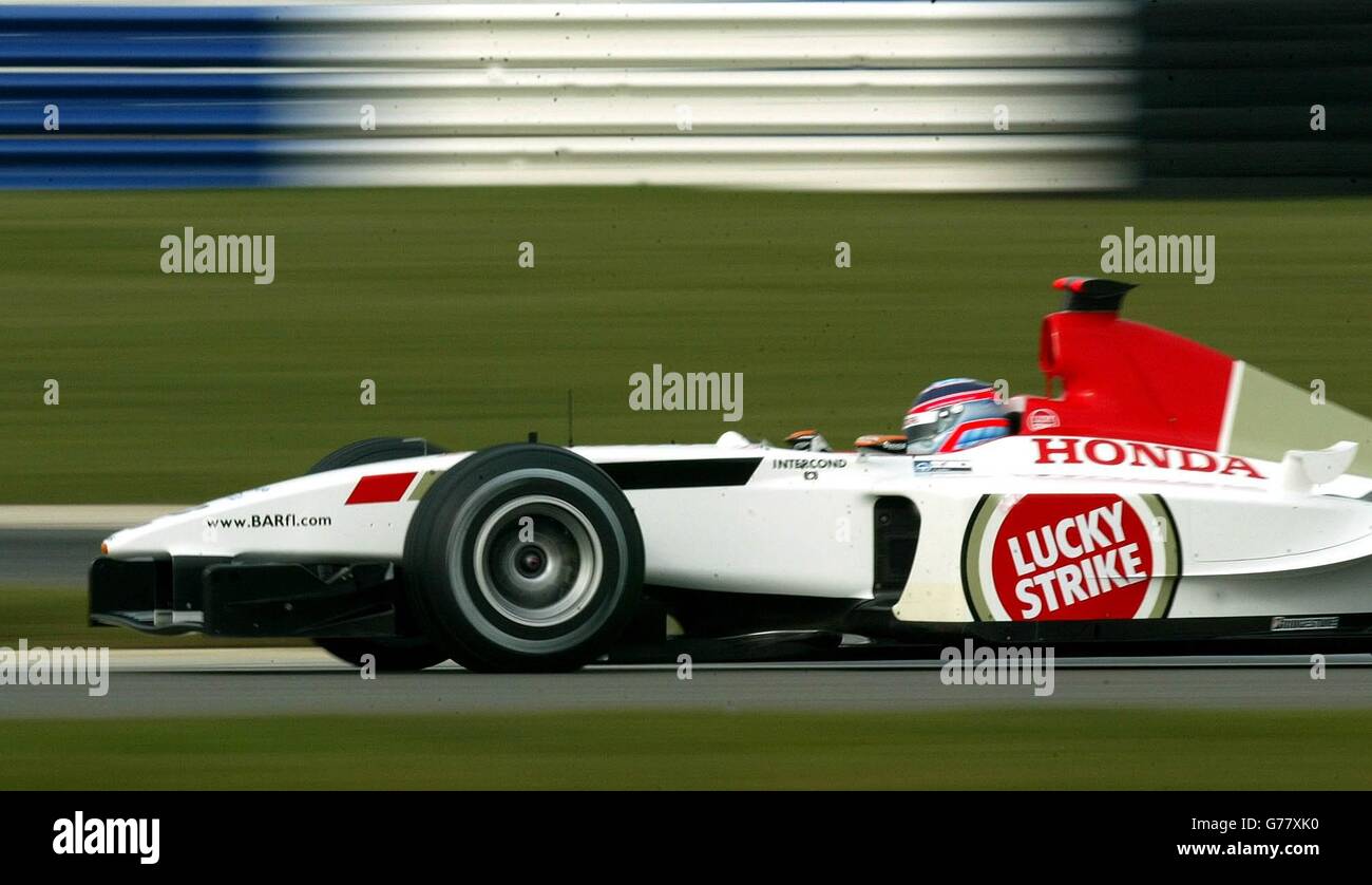 Sato prova su strada per BAR durante i test pre-stagione a Silverstone. La stagione di Formula uno 2003 inizierà il prossimo mese con la prima gara che si terrà a Melbourne, Australia. Foto Stock