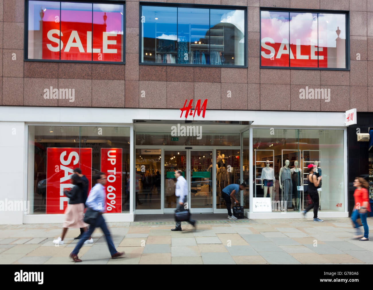 Negozio di fronte, H&M, Strand, Londra, Regno Unito Foto Stock