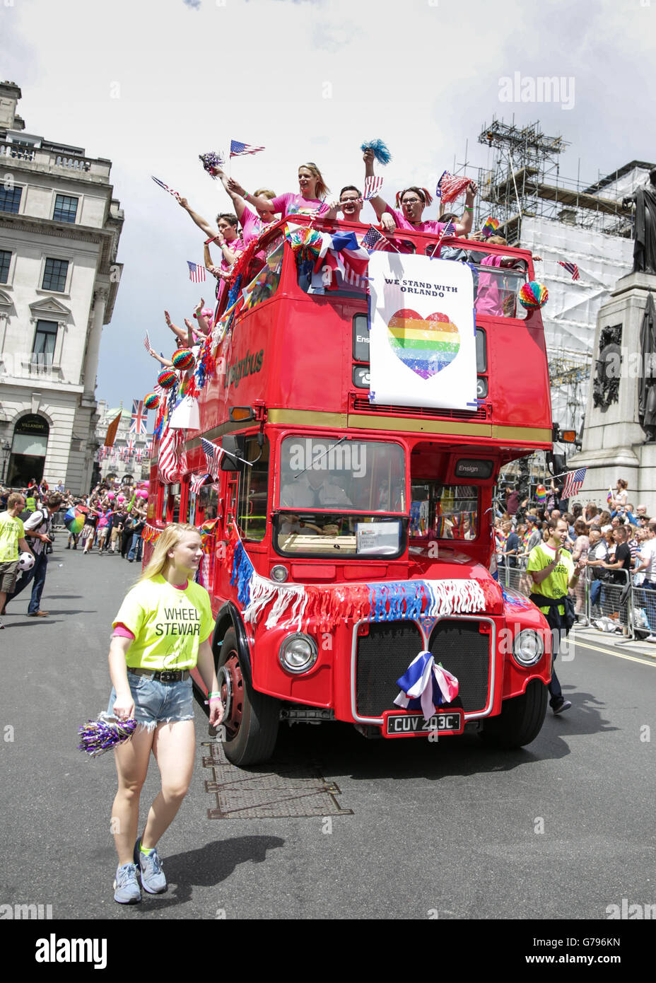 Londra, UK, 25 Giugno, 2016. Orgoglio a Londra parade. Londra si erge con Orlando. Copyright Carol moiré/Alamy Live News. Foto Stock