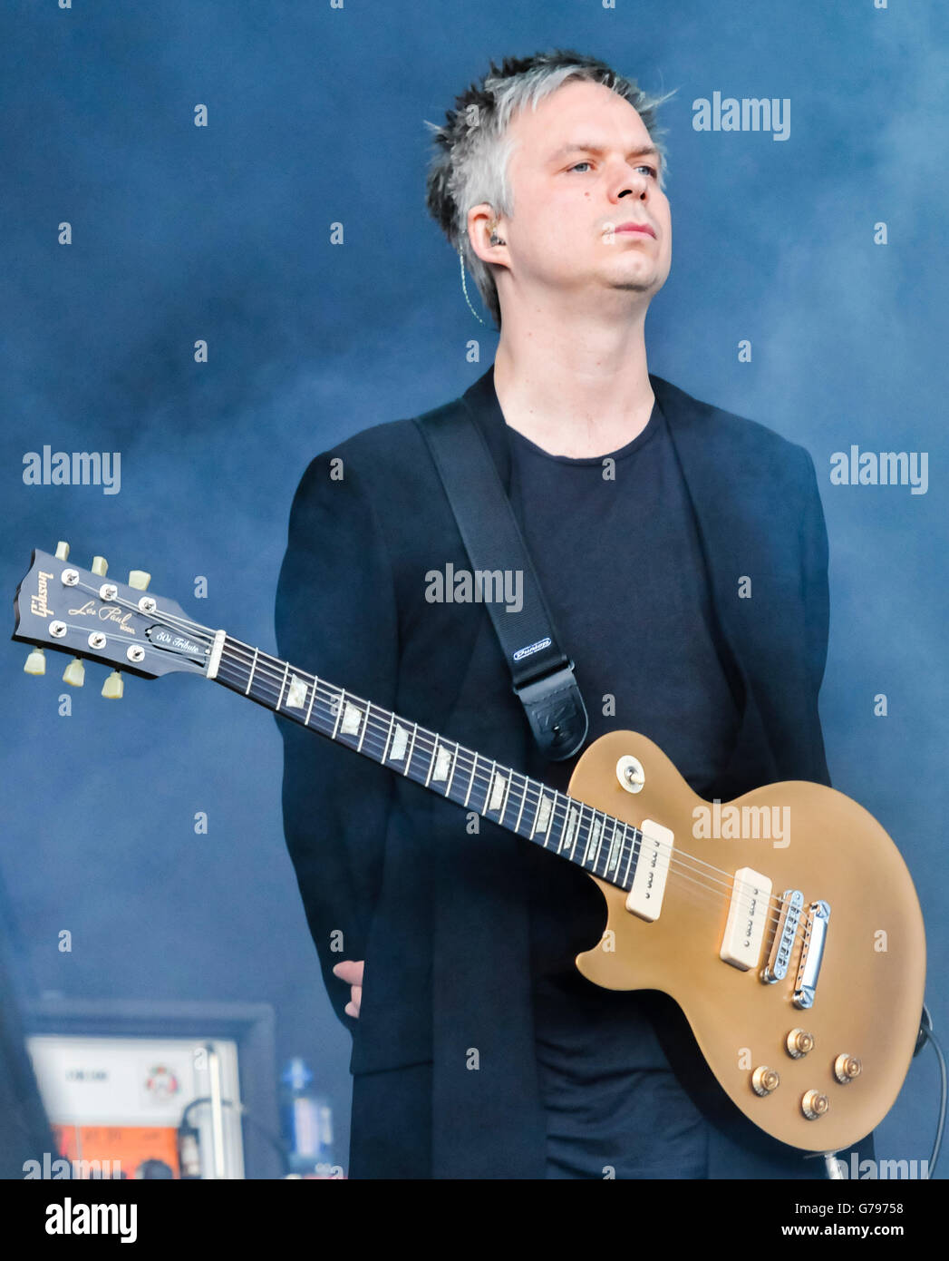 Belfast, Irlanda del Nord, Regno Unito. Il 25 giugno, 2016. Mike Vennart, chitarrista con Biffy Clyro Credit: stephen Barnes/Alamy Live News Foto Stock