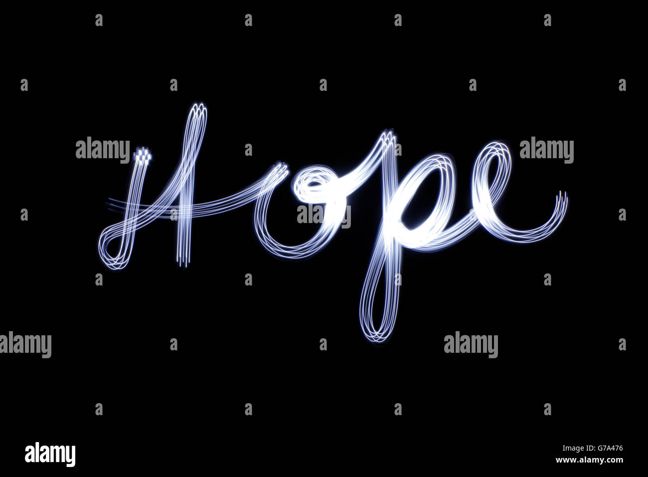 Fotografia di un disegno di luce della parola speranza con una lunga esposizione effetto Foto Stock
