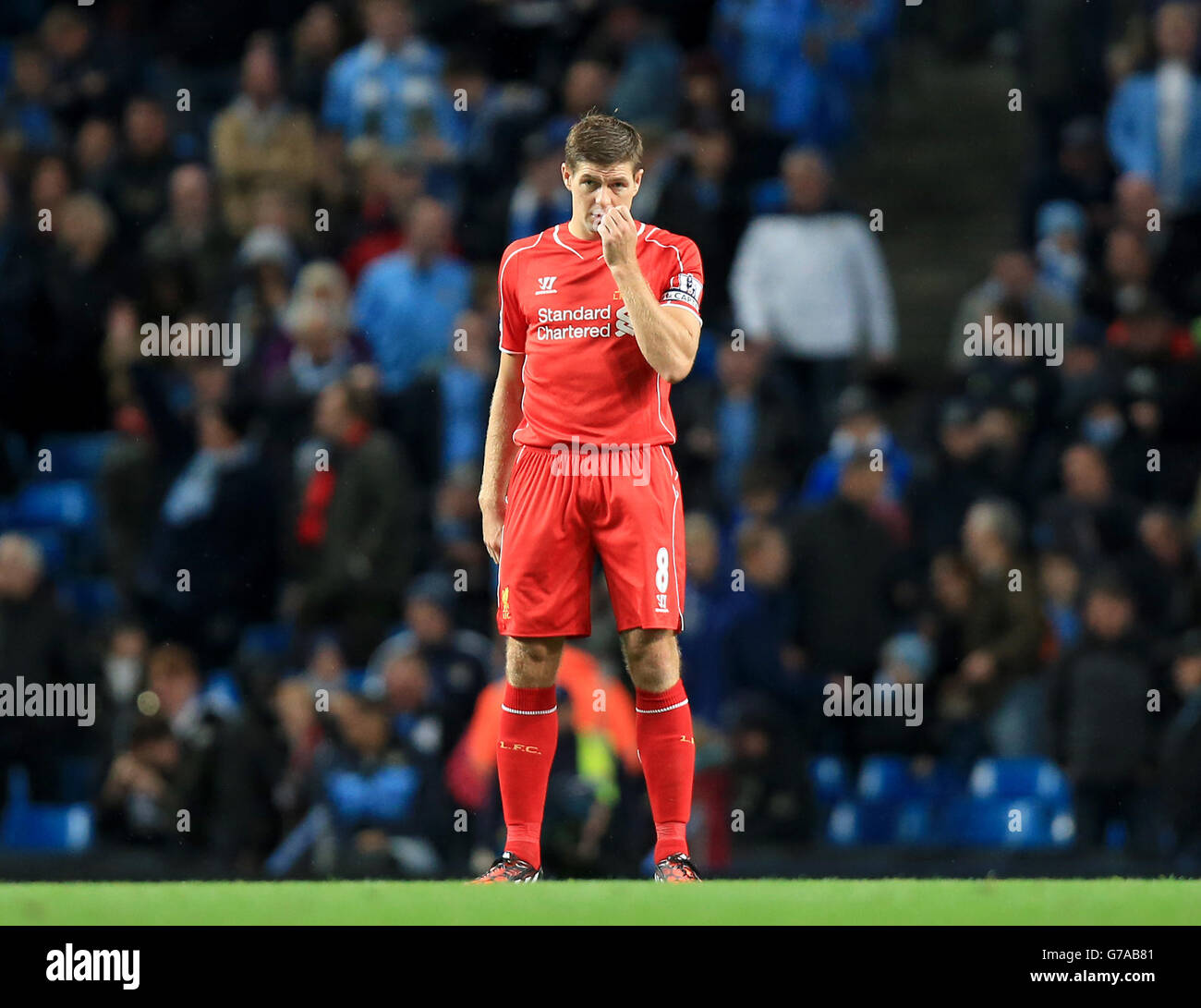 Calcio - Barclays Premier League - Manchester City / Liverpool - Etihad Stadium. Steven Gerrard di Liverpool durante la partita della Barclays Premier League all'Etihad Stadium di Manchester. Foto Stock