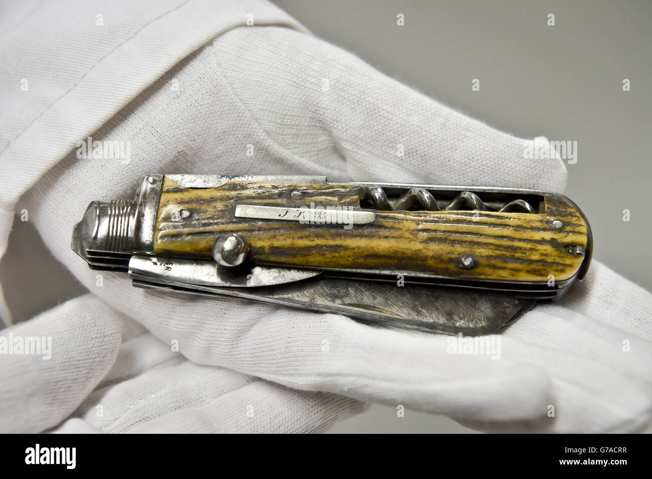 Il coltello appartenente al Regno di Isambard Brunel con le sue iniziali incise su di esso alla ss Gran Bretagna a Bristol, parte della prossima mostra 'essere Brunel'. Foto Stock