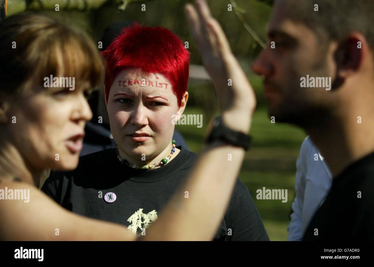 Gli attivisti per i diritti degli animali partecipano a un workshop di autodifesa come parte di un fine settimana di sviluppo delle competenze durante la A.R. 2004 tenuto presso il Santuario degli Animali amici a Peckham Est. Foto Stock