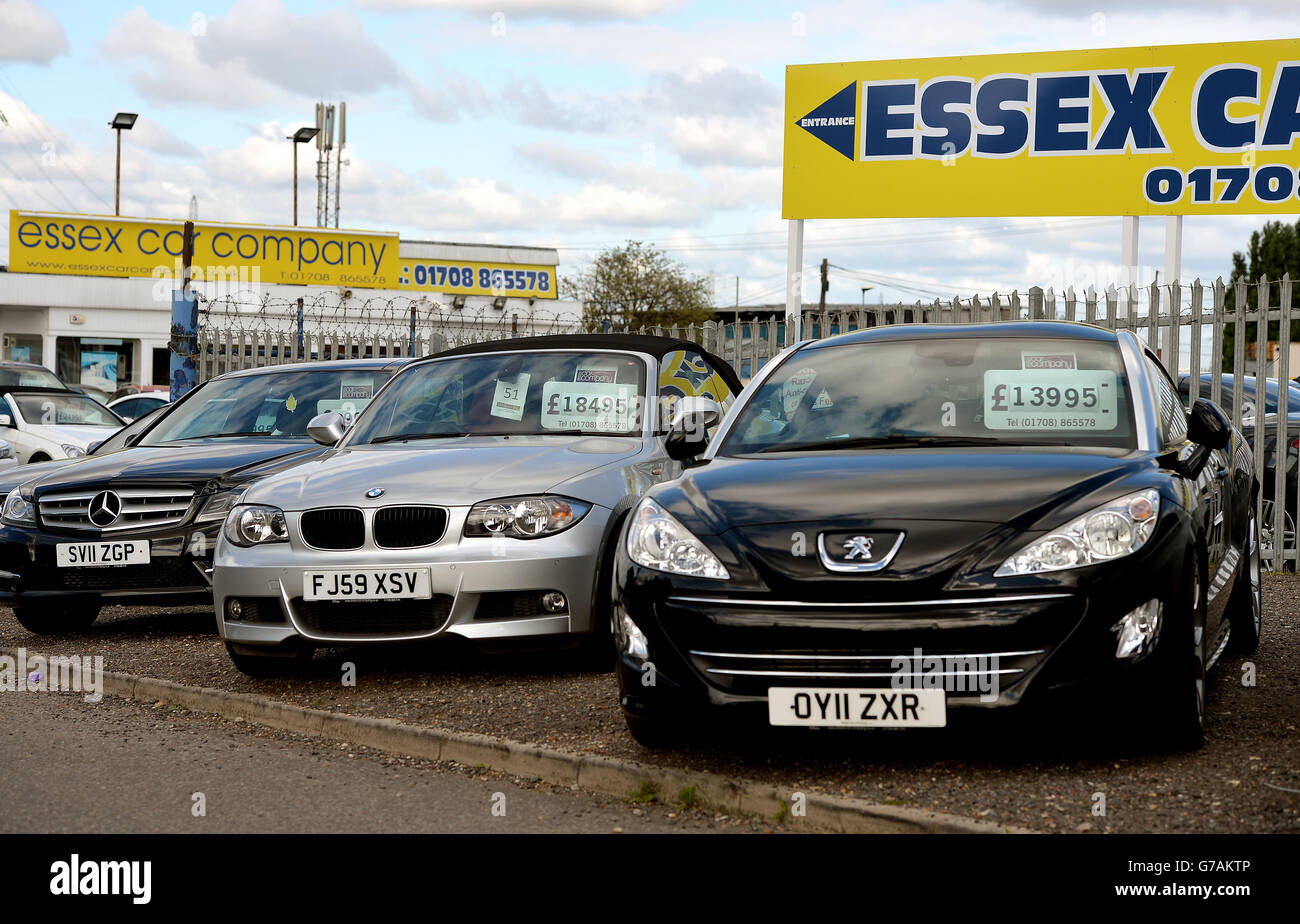 Nuovo stock di vendita di auto usate. Vista generale della Essex Car Company, che vende auto usate, ad Aveley, Essex Foto Stock