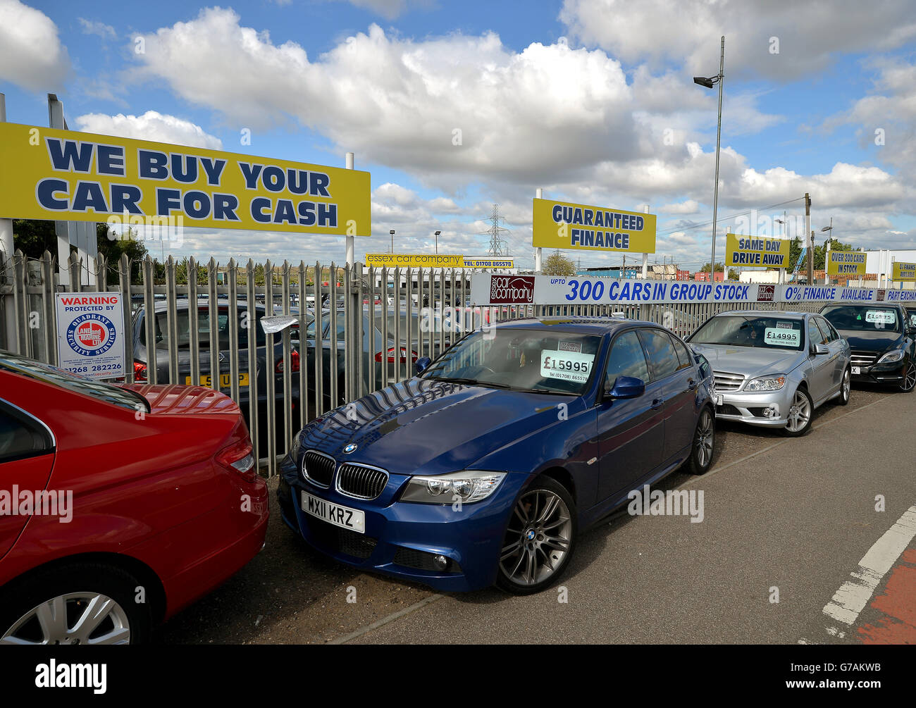 Nuovo stock di vendita di auto usate. Vista generale della Essex Car Company, che vende un'ampia gamma di auto usate, ad Aveley, Essex Foto Stock