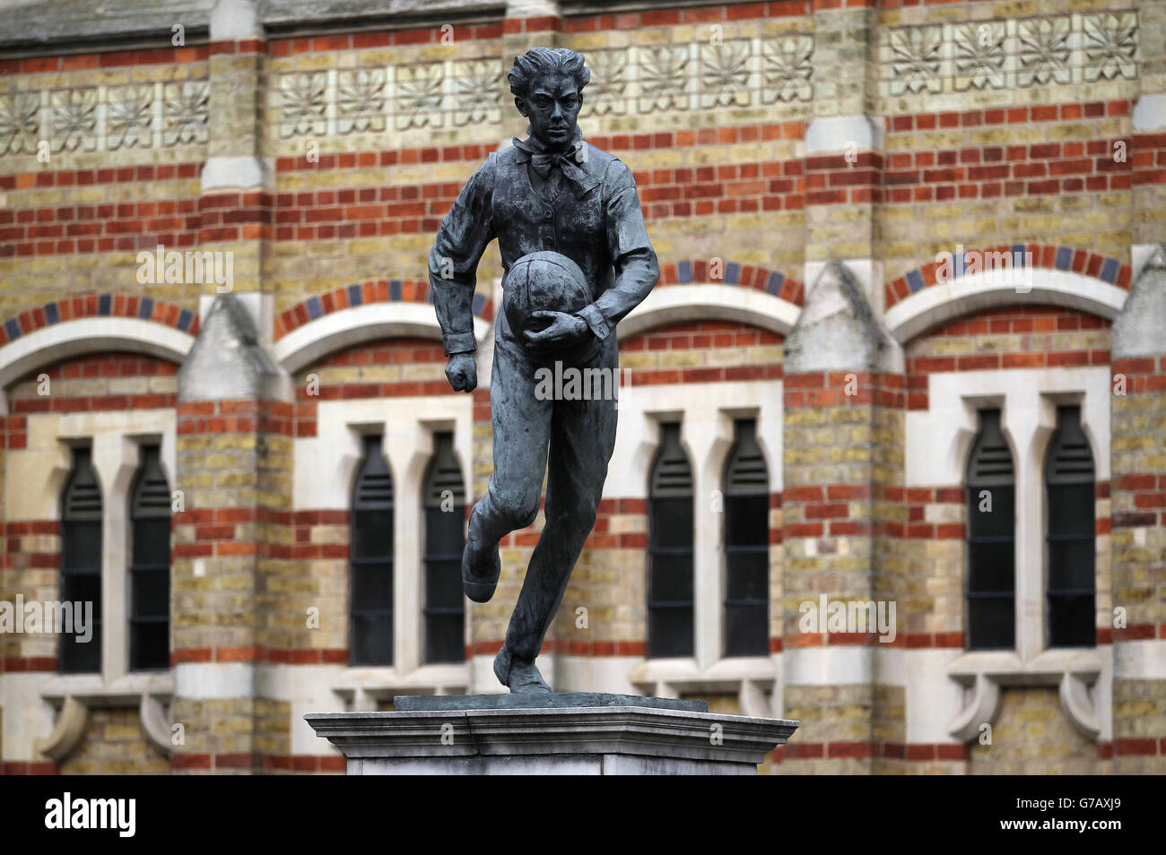 Rugby Union, Rugby School General View. La statua di William Webb Ellis al di fuori della scuola di rugby. Foto Stock