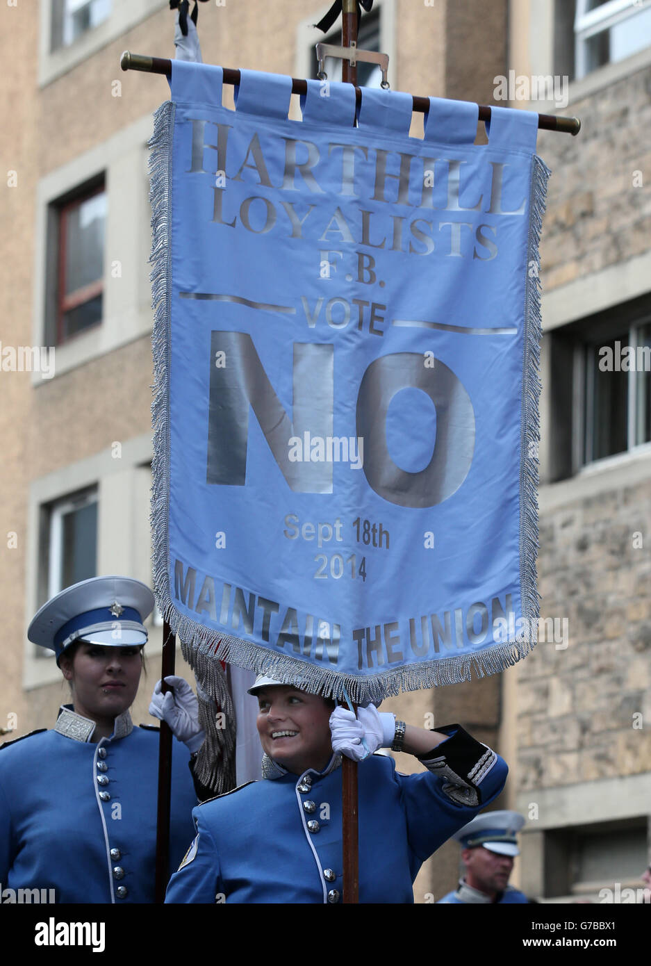 Un Orangemen marcia per le strade di Edimburgo durante un raduno 'fiero di essere britannico' a Edimburgo a sostegno dell'Unione, meno di una settimana prima che la Scozia voti sul referendum scozzese. Foto Stock
