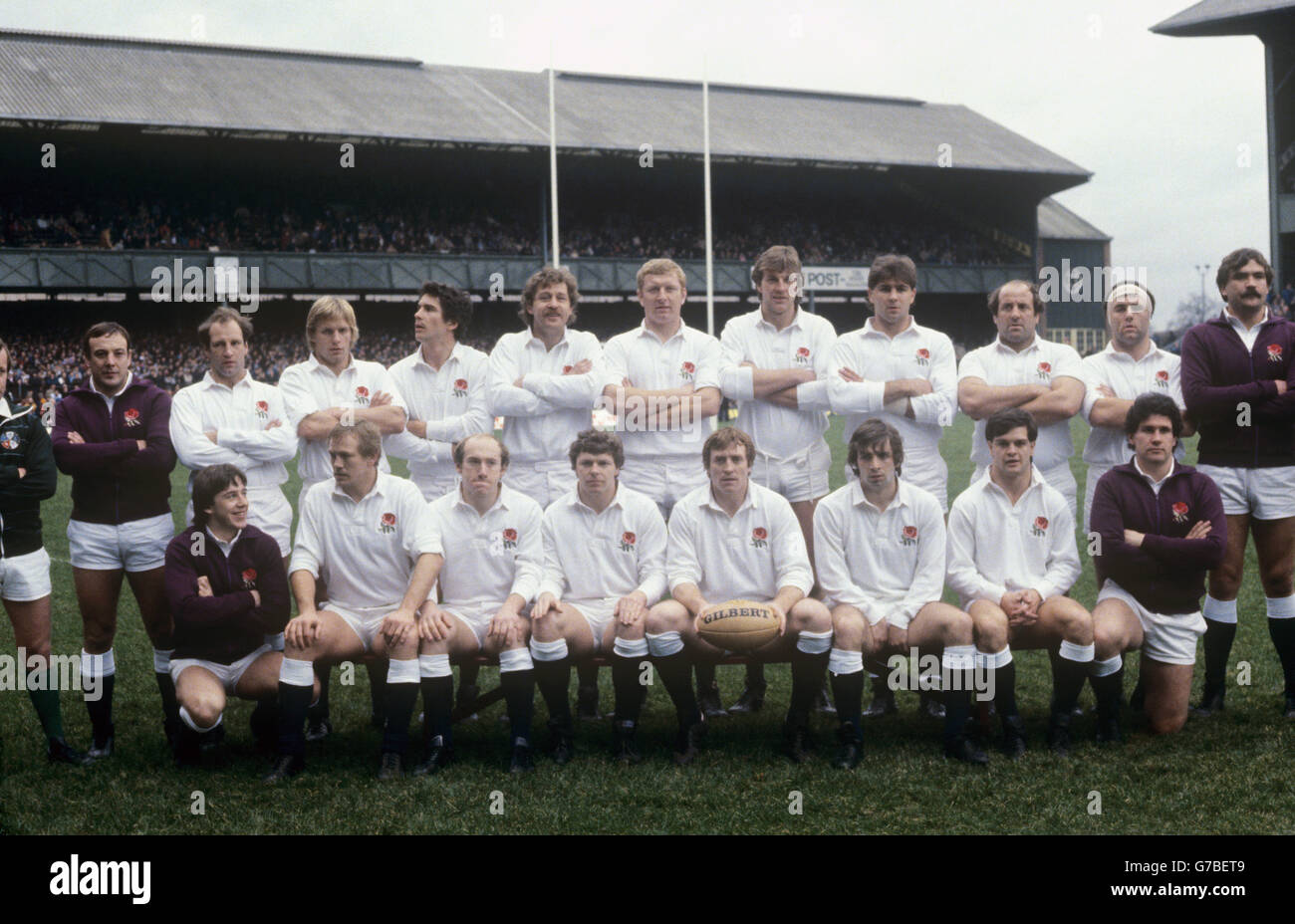 La squadra inglese prima della loro partita contro la Francia a Twickenham. Back row: William Henry Hare, Peter James Winterbottom, Paul William Dodge, John Philip Scott, Maurice John Collough, Stephen Bainbridge, Nicholas Clive Jeavons, Colin Edward Smart, Gary Stephen Pearce. Prima fila: Peter John Wheeler, Leslie Cusworth, John Carleton, Steven James Smith, Anthony Hugh Swift, Geoffrey Huw Davies e Marcus Rose. Foto Stock