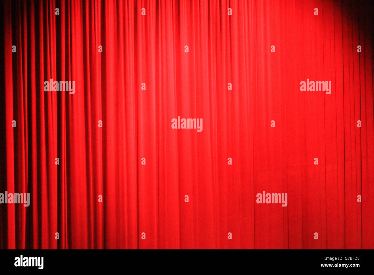 Fotografia di un rosso sipario del teatro Foto Stock