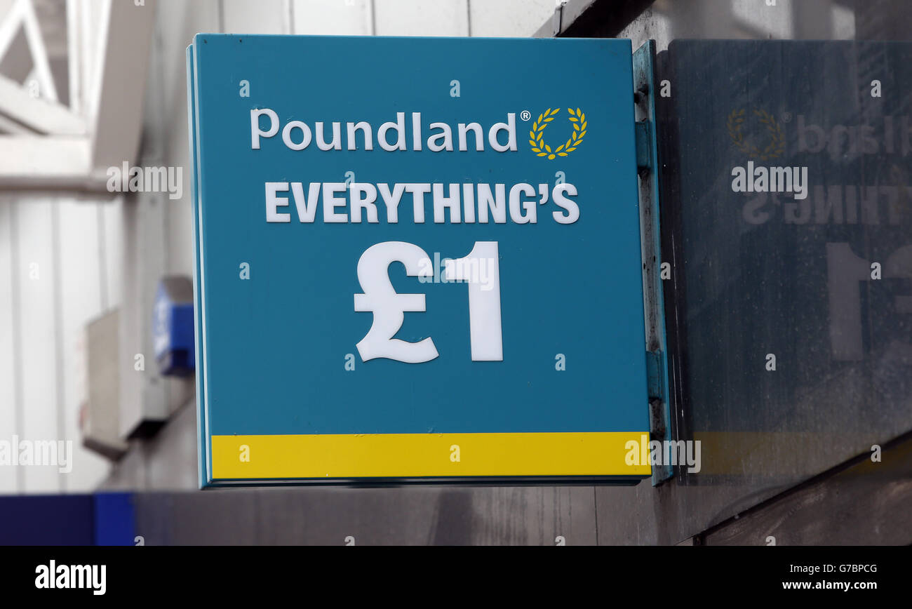 Un negozio Poundland a Glasgow, Scozia, mentre la campagna in vista del referendum scozzese sull'indipendenza entra nei suoi giorni finali. Foto Stock