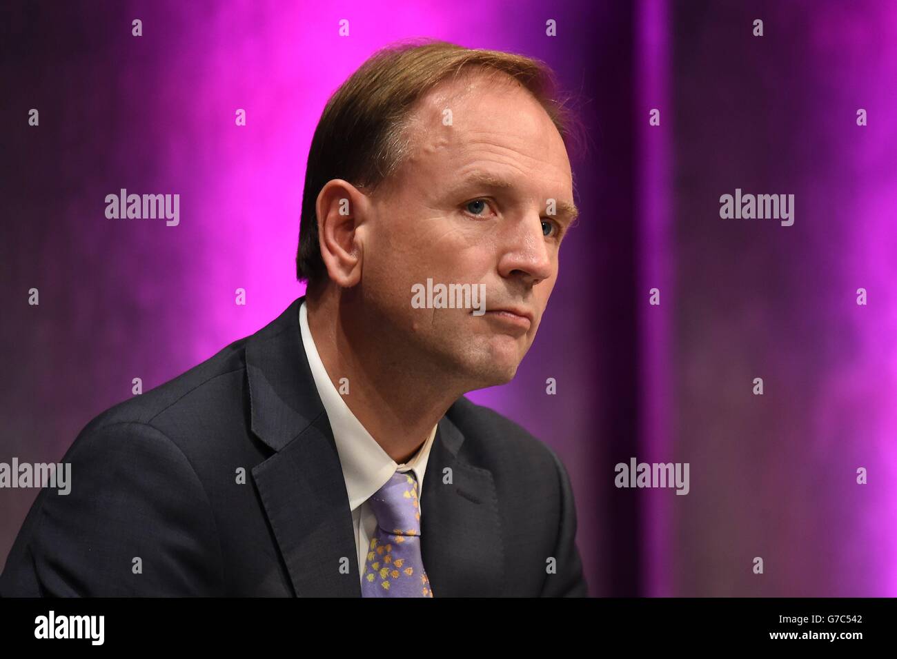 Simon Stevens, Chief Executive della NHS England si rivolge ai delegati durante la Public Health England Annual Conference 2014 presso la Warwick University. Foto Stock