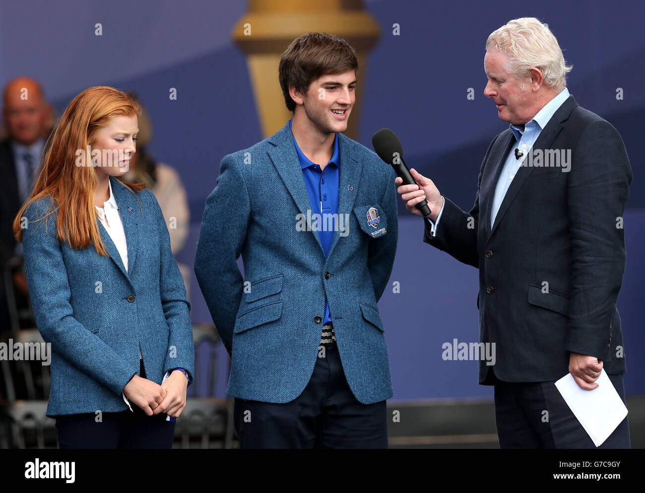 I membri della European Junior Ryder Cup vengono intervistati durante la cerimonia di apertura della 40° Ryder Cup al Gleneagles Golf Course, Perthshire. Foto Stock