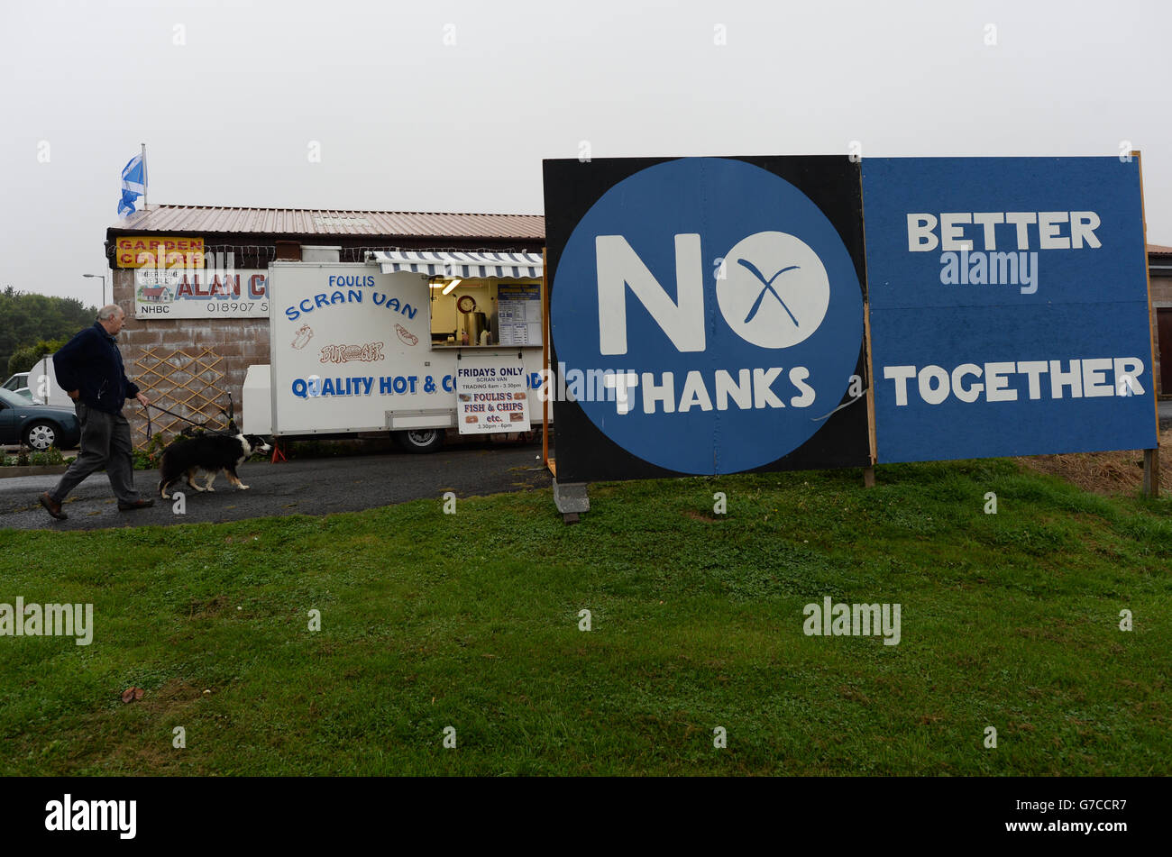 Un segnale contro l'indipendenza scozzese a Eyemouth, in Scozia, con soli tre giorni di campagna a sinistra, i leader politici di entrambe le parti del dibattito intensificheranno i loro sforzi nel tentativo ultimo di conquistare elettori non decisi. Foto Stock