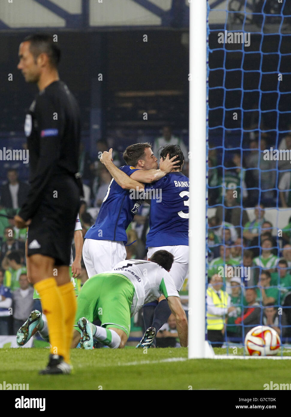 Il Seamus Coleman di Everton segna il secondo gol della partita durante la partita UEFA Europa League Group H al Goodison Park di Liverpool. PREMERE ASSOCIAZIONE foto. Data immagine: Giovedì 18 settembre 2014. Vedi PA storia CALCIO Everton. Il credito fotografico dovrebbe essere: Peter Byrne/PA Wire. Foto Stock