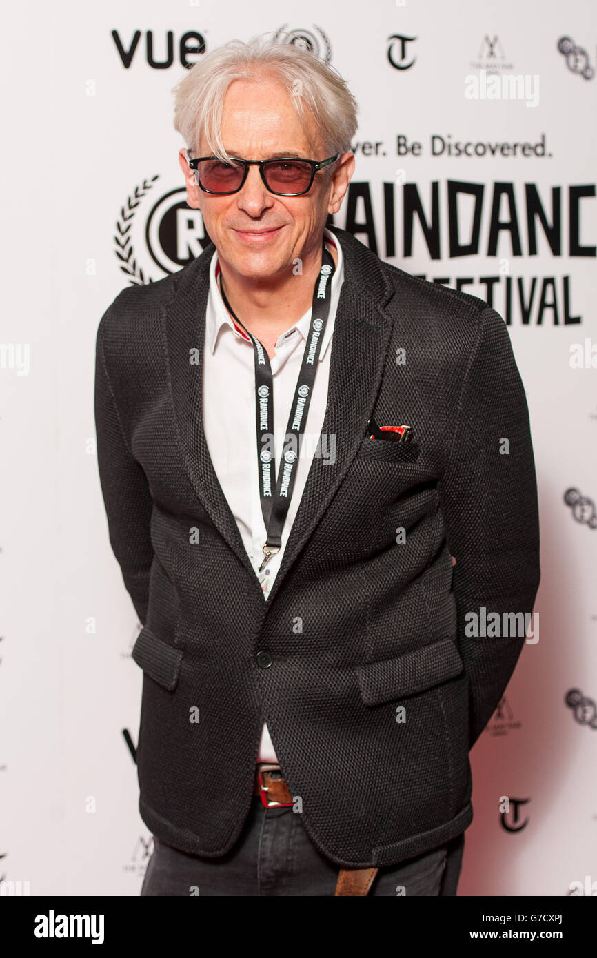 Il fondatore del Raindance Film Festival Elliot Grove arriva al gala di apertura del Raindance Film Festival, presso il Vue Cinema, a Leicester Square, nel centro di Londra. Foto Stock